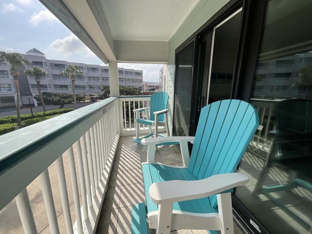Sun Splashed Condo! Steps To Beach And 2 Pools Galveston Island Buitenkant foto