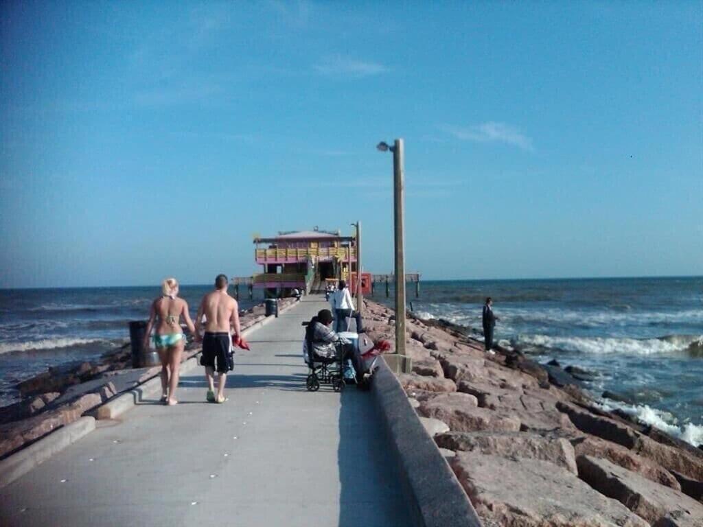 Sun Splashed Condo! Steps To Beach And 2 Pools Galveston Island Buitenkant foto