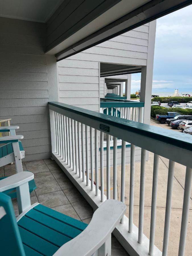 Sun Splashed Condo! Steps To Beach And 2 Pools Galveston Island Buitenkant foto