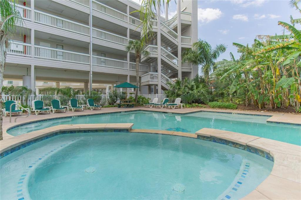 Sun Splashed Condo! Steps To Beach And 2 Pools Galveston Island Buitenkant foto